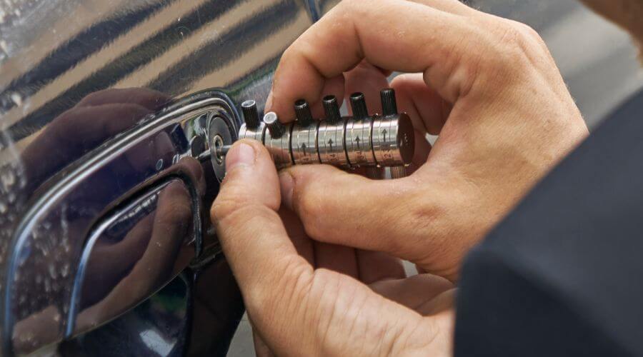 Expert new roof installation services in Buncombe, IL